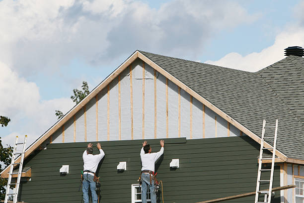 Professional Siding Contractor technician working in Iselin, NJ